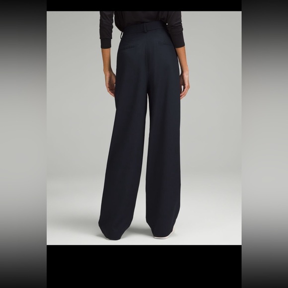 lululemon athletica Pleat-Front High- Rise Trouser size 6 - Picture 3 of 10